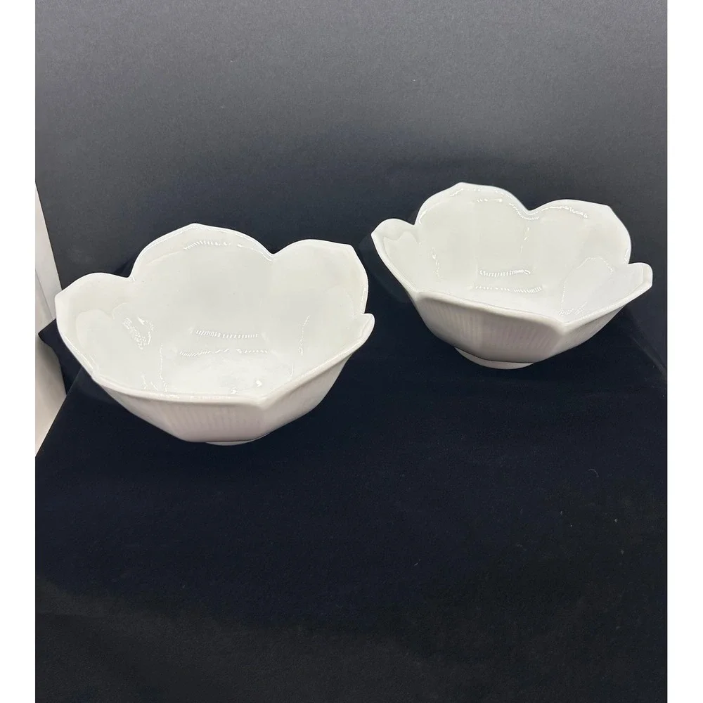 Pier 1 White Porcelain Lotus Flower Petal Ribbed Bowls Set of 2 Minimalist 5.5in